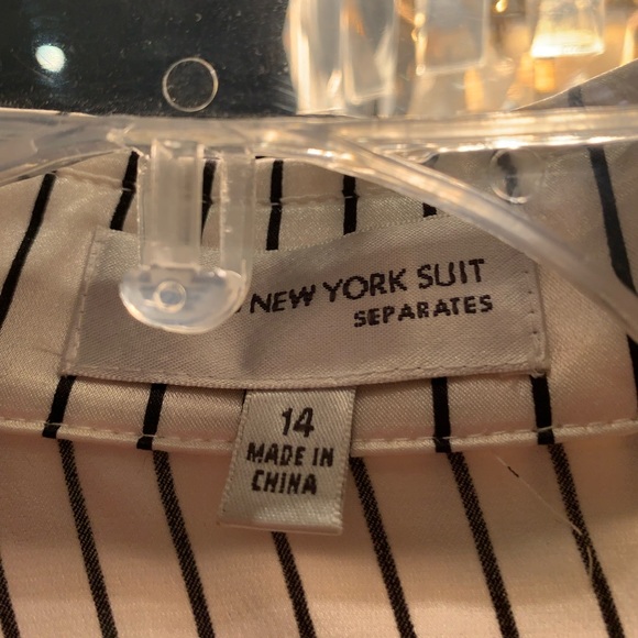 Jone New York Blouse Strip black in white.Excellent condition - Picture 3 of 16